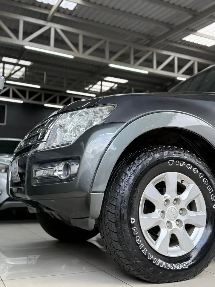 Mitsubishi Montero GLS - Image 3