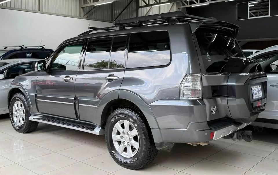 Mitsubishi Montero GLS - Image 5
