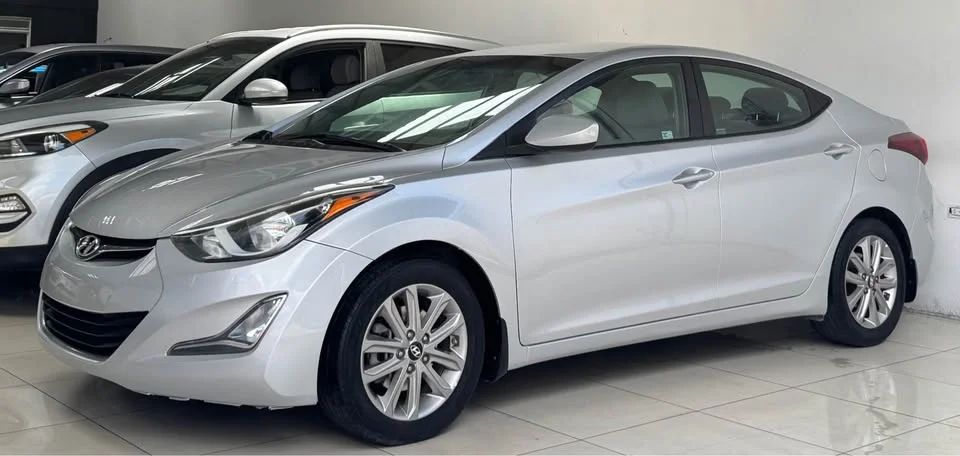 Hyundai Elantra - Image 2