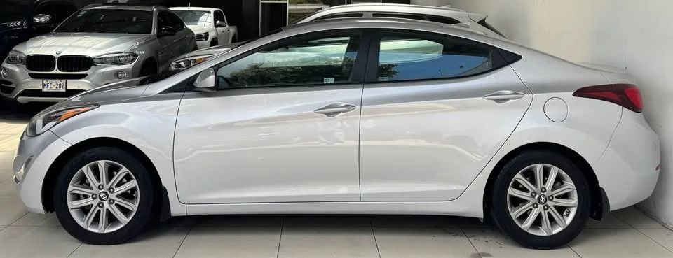 Hyundai Elantra - Image 3