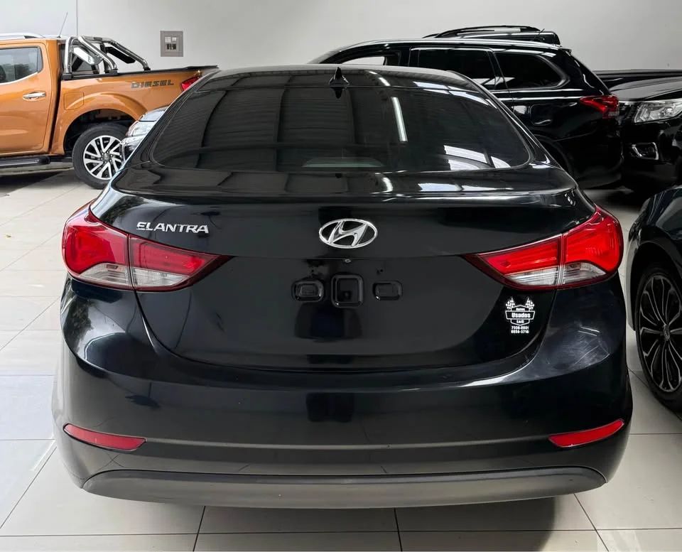 Hyundai Elantra - Image 3