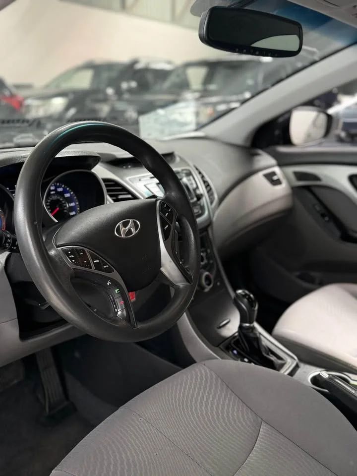 Hyundai Elantra - Image 6